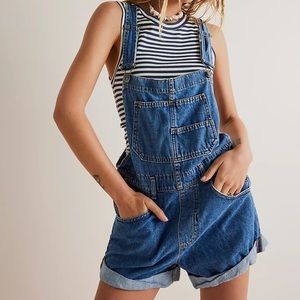 We the free ziggy short overalls size small